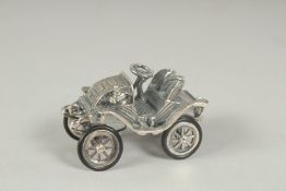 A novelty silver vintage car, 5cm.