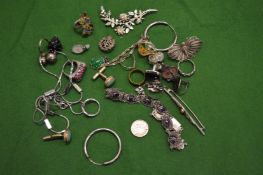 A bag of silver and other jewellery.