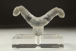 A FINELY CARVED 19TH CENTURY MUGHAL INDIAN ROCK CRYSTAL CRUTCH HANDLE, mounted on a later perspex