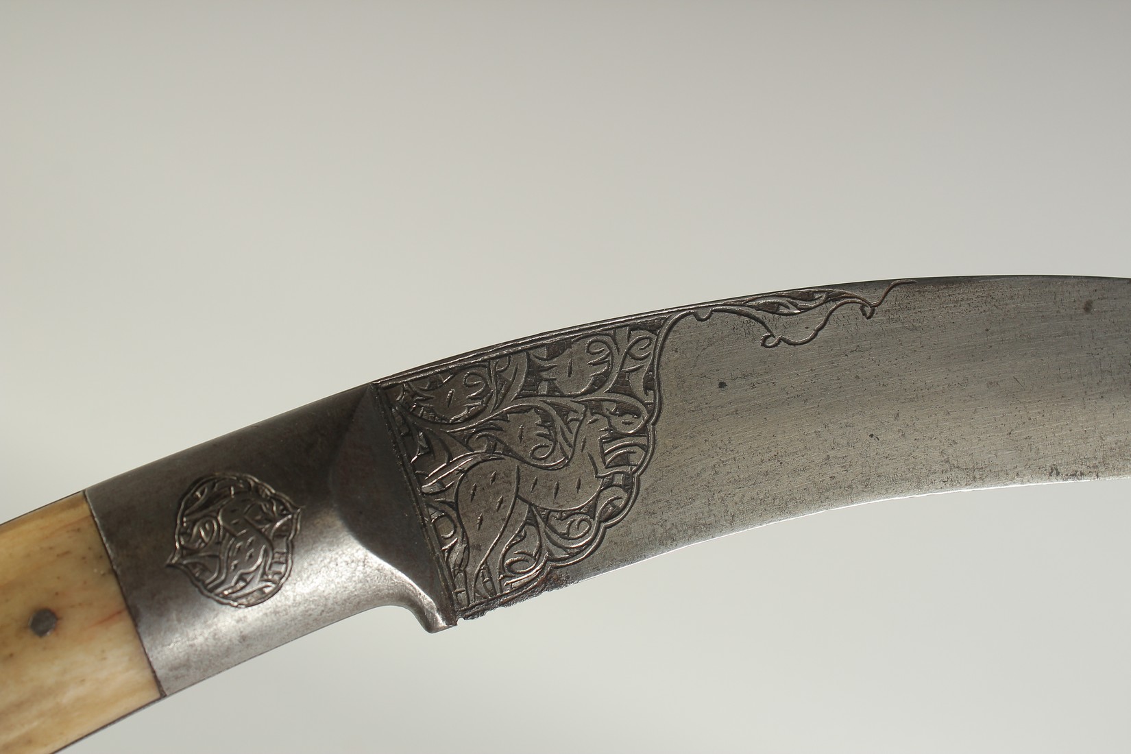 AN INDIAN BONE HILTED DAGGER, with engraved blade, 43cm long. - Image 3 of 5