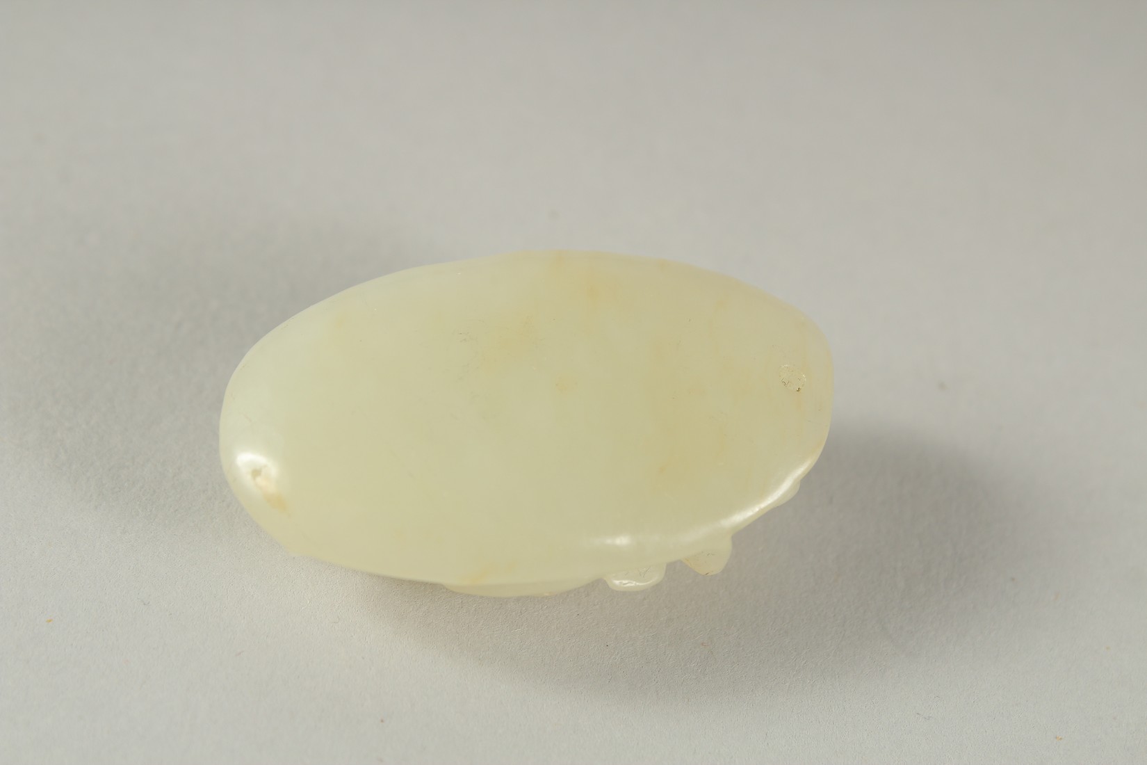 A 19TH CENTURY CHINESE CARVED JADE INSECT PENDANT, 4.5cm x 2.5cm. - Image 3 of 3