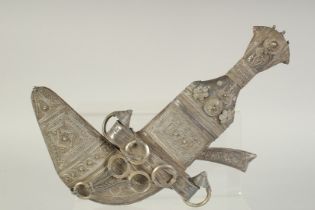 AN OMANI SILVER DAGGER.