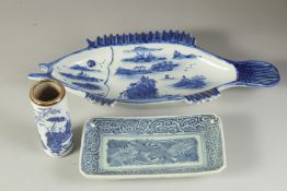 TWO CHINESE BLUE AND WHITE PORCELAIN DISHES, together with a cylindrical vase, (3).