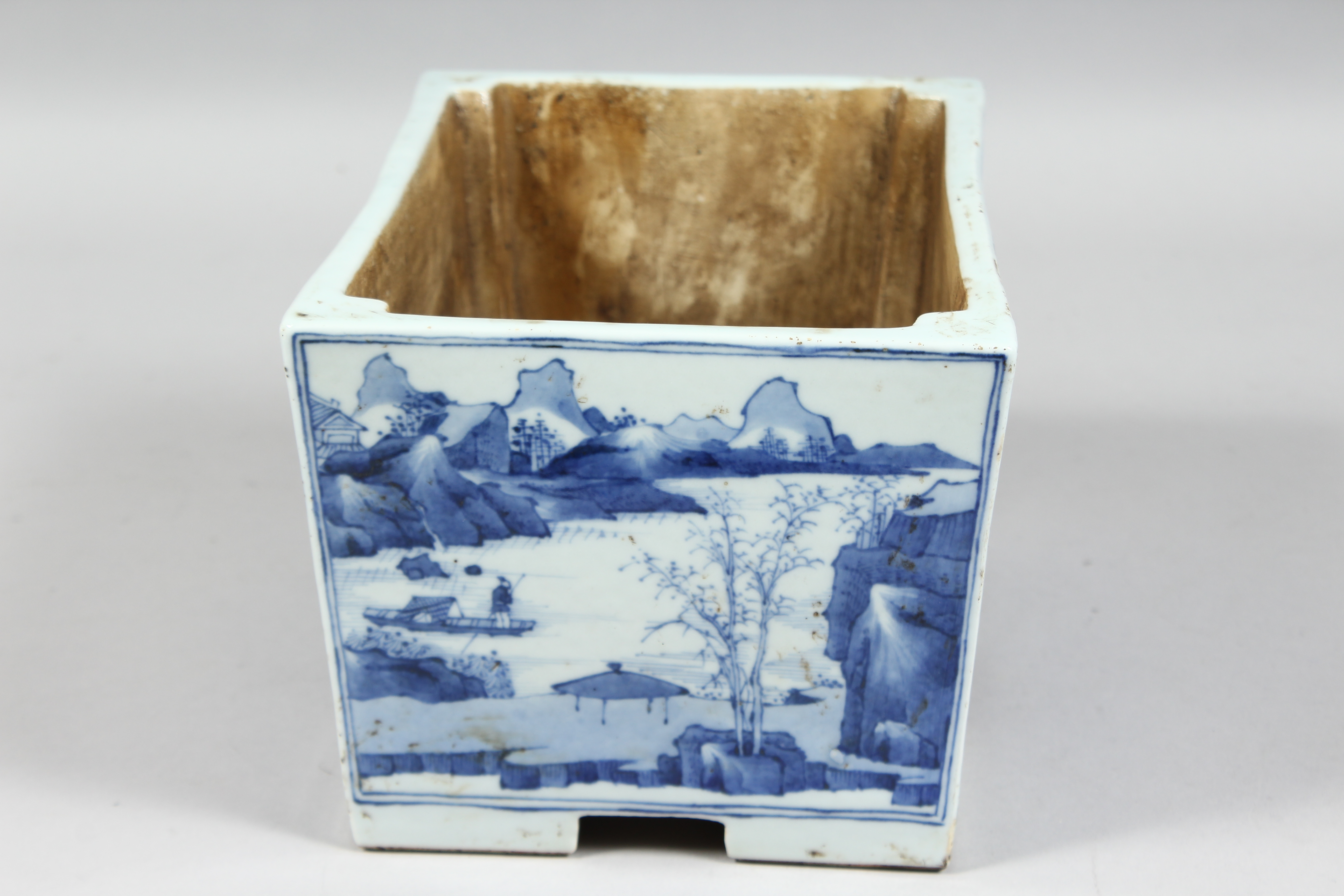 A CHINESE BLUE AND WHITE PORCELAIN RECTANGULAR PLANTER, each side depicting landscape scenes with - Image 4 of 6