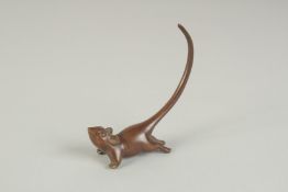 A JAPANESE BRONZE OKIMONO OF A RAT, 8cm (head to tip of tail).