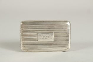 A WILLIAM IV SILVER RIBBED SNUFF BOX. Birmingham 1836, maker: Thomas Shaw.