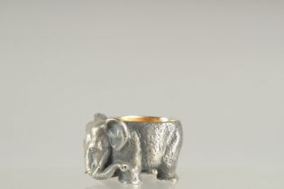 A RUSSIAN SILVER ELEPHANT SALT. 1.5ins diametr. Mark: 84, weight: 130gms.