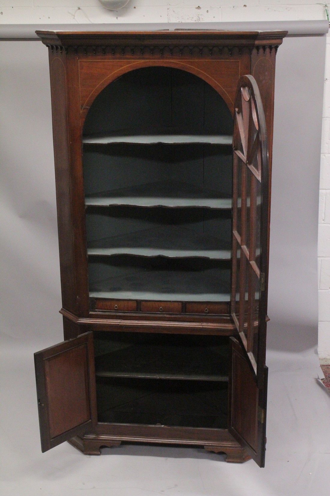 A GOOD GEORGE III MAHOGANY STANDING CORNER CUPBOARD the top with glass door enclosing two shaped - Image 3 of 5