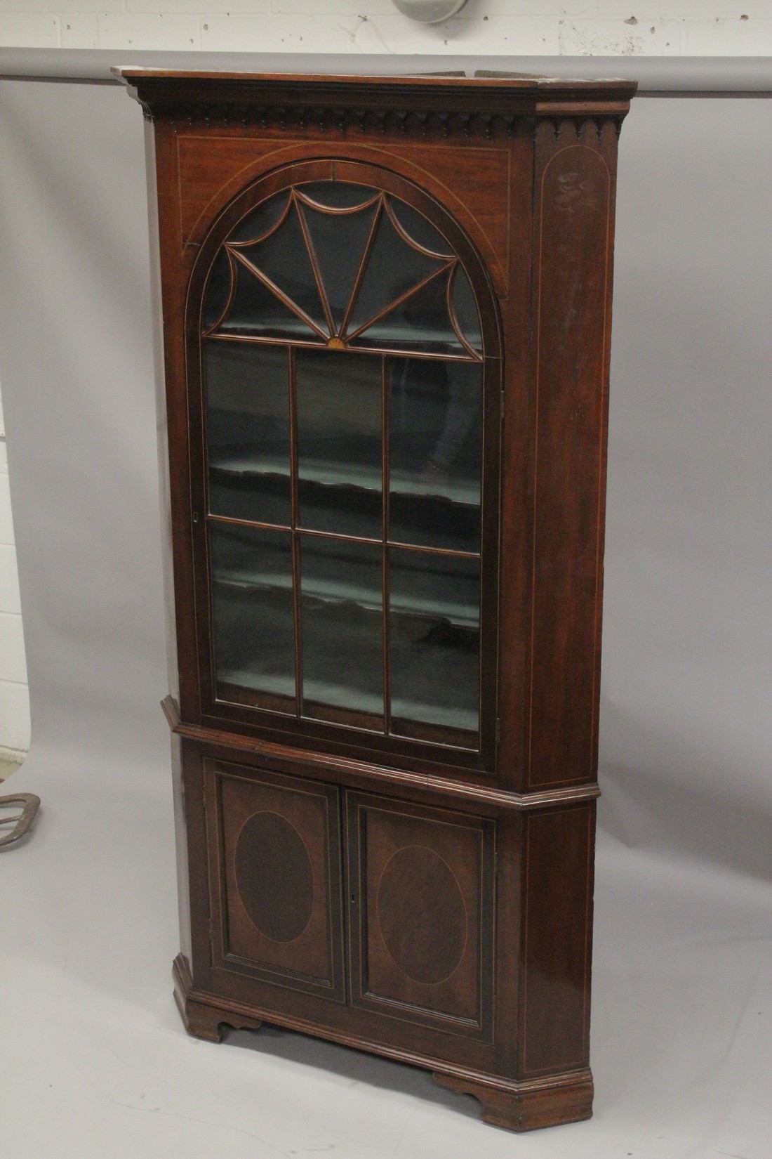 A GOOD GEORGE III MAHOGANY STANDING CORNER CUPBOARD the top with glass door enclosing two shaped - Image 2 of 5