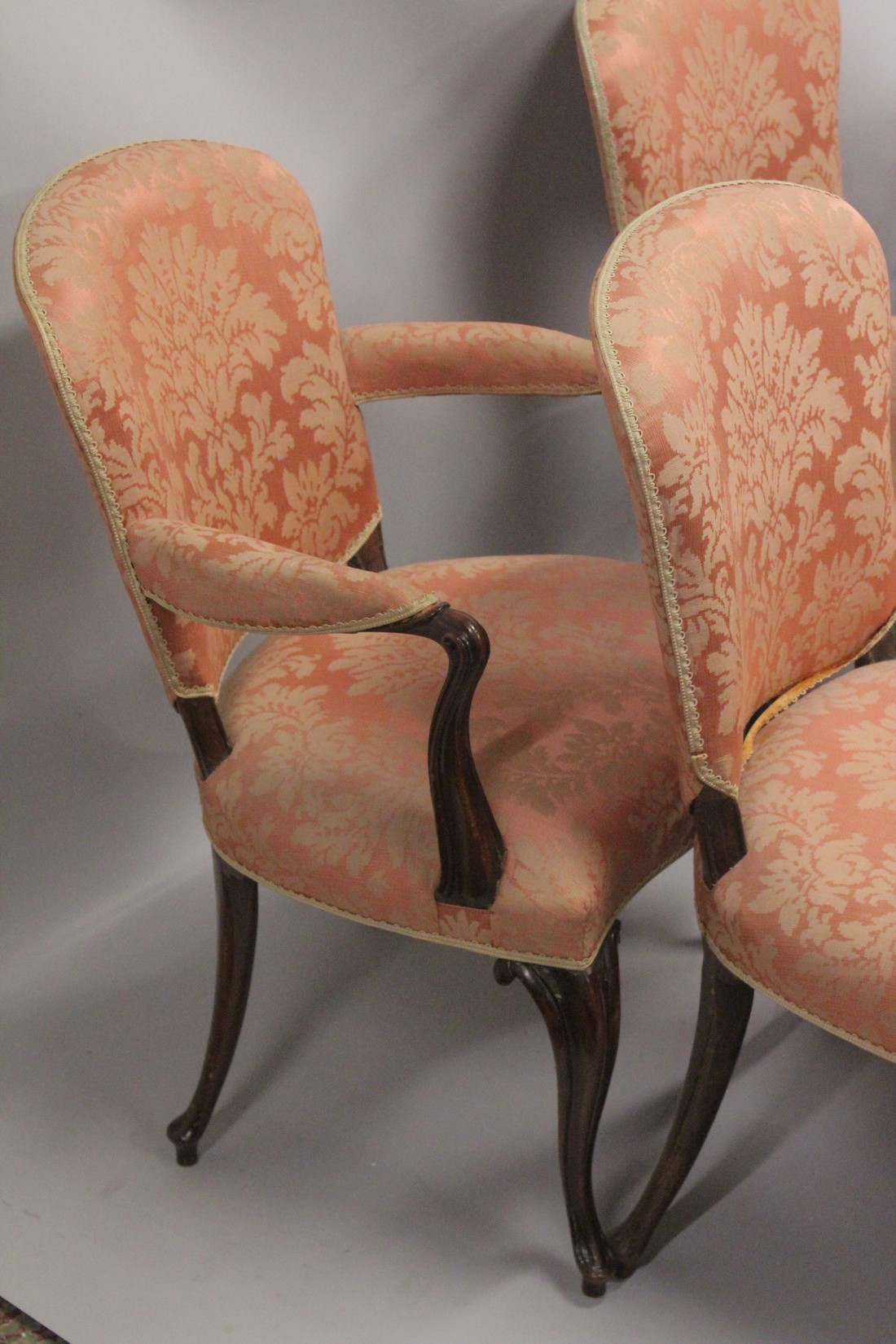 A SUPERB SET OF TEN 19TH CENTURY HEPPLEWHITE DINING CHAIRS, two with arms, with padded seats and - Image 4 of 4