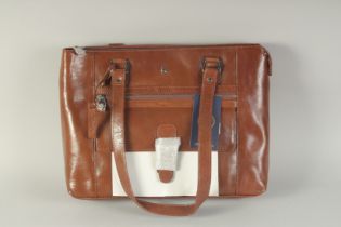 AN ASHWOOD LEATHER HAND BAG.