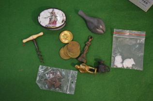 A small box of miscellaneous collectables.