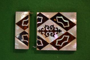 A Victorian tortoiseshell and mother of pearl calling card case (hinge detached).