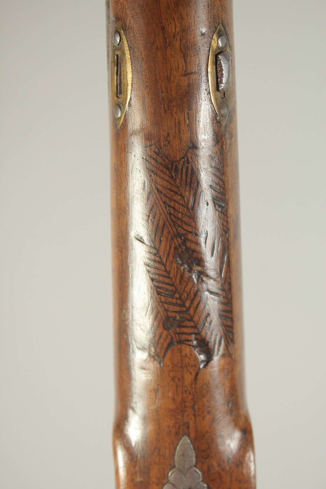 A GERMAN DOUBLE BARRELLED PERCUSSION SPORTING GUN, 18 bore with well carved stock depicting a deer. - Bild 6 aus 10