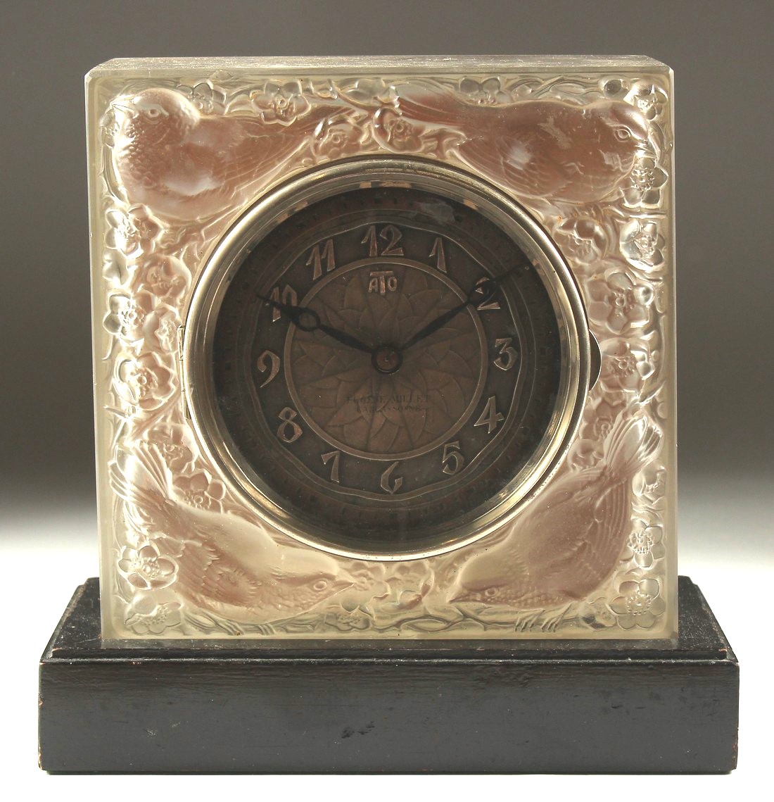 A RENE LALIQUE "QUATRE MOINEAUX DU JAPON" GLASS ART DECO DESK CLOCK with silvered pewter dial.