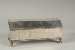 A GOOD EDWARDIAN SILVER PLATED TABLE INKSTAND. 9ins long.
