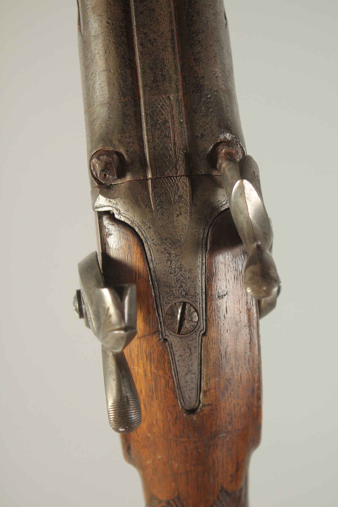 A GERMAN DOUBLE BARRELLED PERCUSSION SPORTING GUN, 18 bore with well carved stock depicting a deer. - Bild 4 aus 10