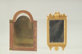 A MINIATURE GEORGE 1ST GILTWOOD MIRROR. 2.5ins x 1.25ins.