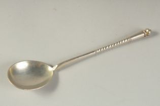 A RUSSIAN SILVER SPOON. Marks: G. M. over 1896. 84 & eagle. Weight: 46gms, 6.25ins long