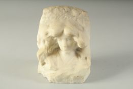 A GOOD WHITE MARBLE CARVED FEMALE HEAD, ART DECO. 7.5ins high x 6ins wide x 4.5ins deep.