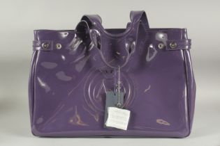 AN ARMANI JEANS PURPLE BAG. No. D 138196862.