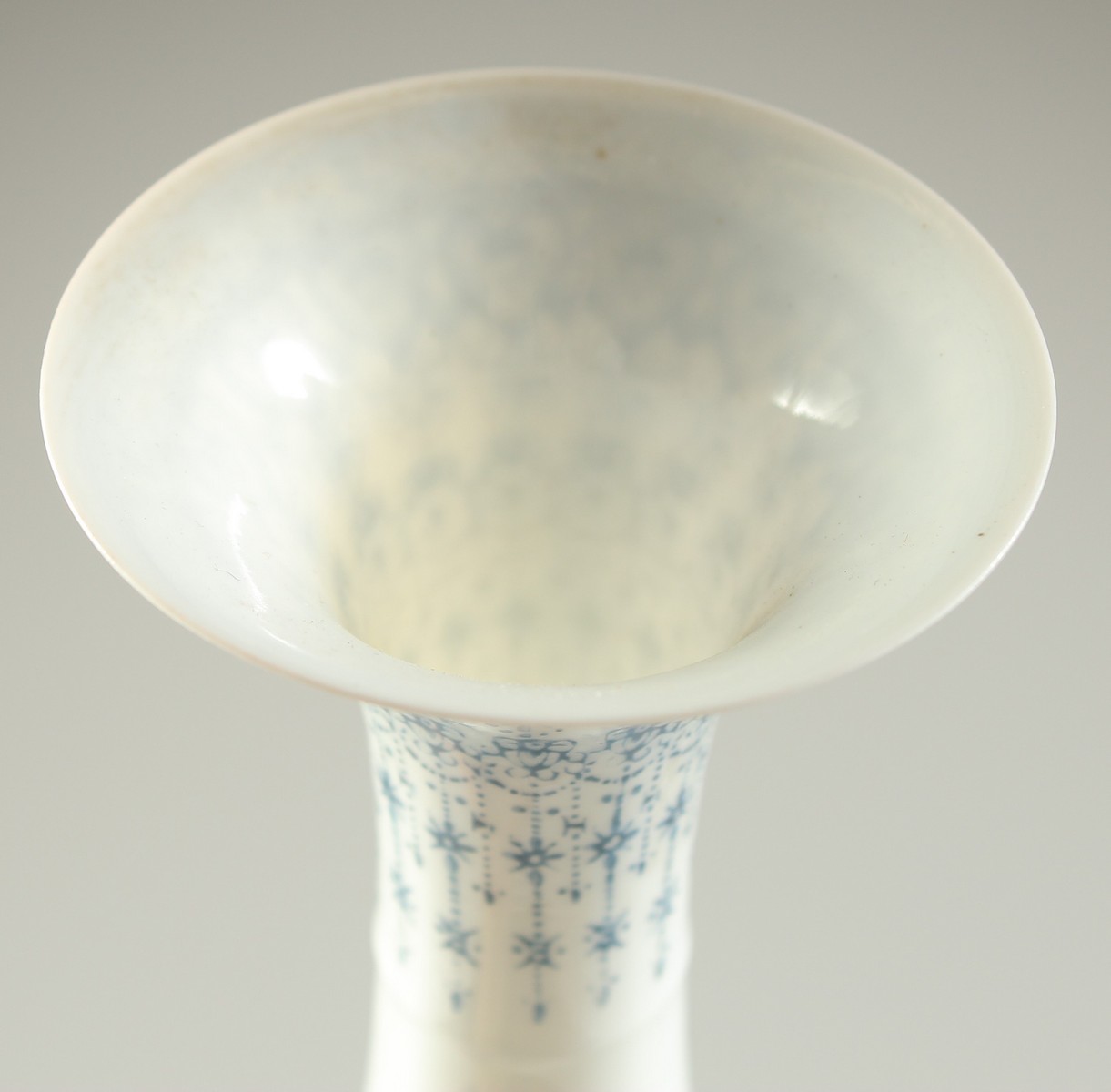 A CHINESE REPUBLIC EGGSHELL PORCELAIN VASE, and wooden stand, the vase painted with a mountainous - Image 5 of 9