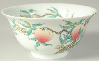 A CHINESE FAMILLE ROSE PORCELAIN PEACH BOWL, 15.5cm diameter.