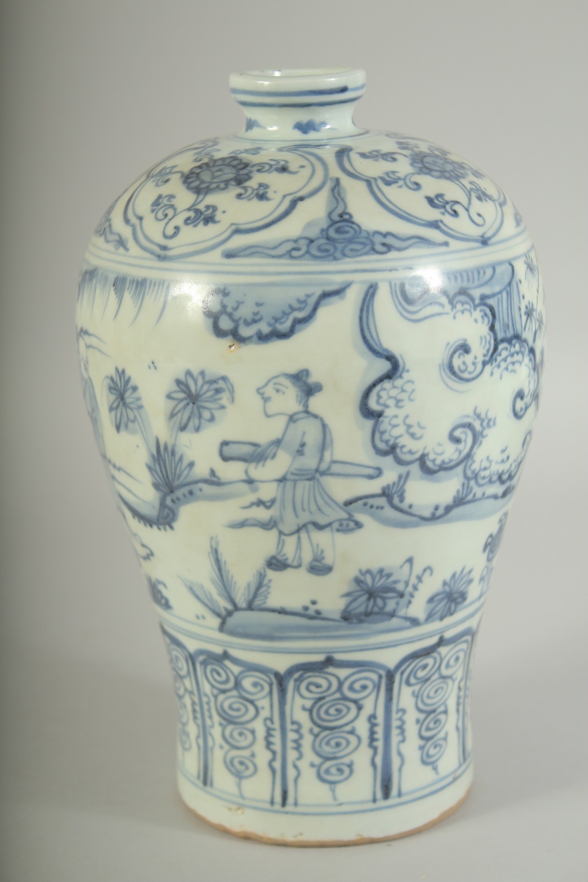 A CHINESE BLUE AND WHITE PORCELAIN MEIPING VASE, painted with figures, 25cm high. - Image 4 of 6