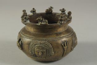 A FINE 18TH-19TH CENTURY SOUTH INDIAN BRONZE VIBUTHI BOWL, with small Nandi bulls to the rim and