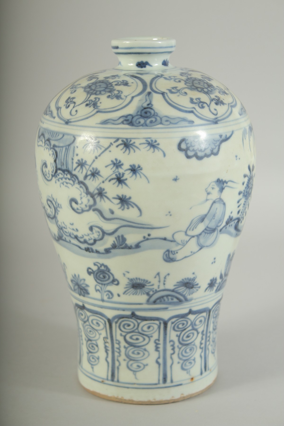 A CHINESE BLUE AND WHITE PORCELAIN MEIPING VASE, painted with figures, 25cm high. - Image 3 of 6