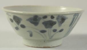 A CHINESE MINYAO BLUE AND WHITE PORCELAIN BOWL, 12.5cm diameter.