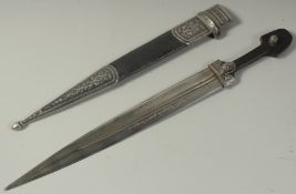 A FINE 19TH CENTURY CAUCASIAN KINDJAL DAGGER, mounted with niello and silver, the dagger with gold