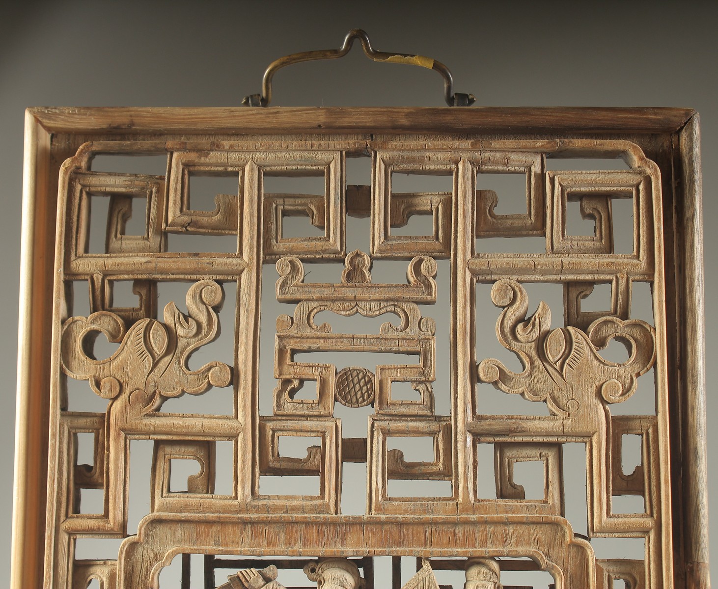 AN EARLY CHINESE CARVED AND PIERCED PANEL, with central relief panel carved with figures on - Image 3 of 4