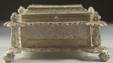 A VERY FINE AND RARE CIRCA 1700 INDO PORTUGESE POSSIBLY GOA FILIGREE SILVER CASKET, the four corners