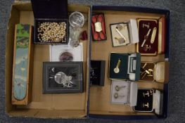 Cufflinks, pearl necklace and other collectables.
