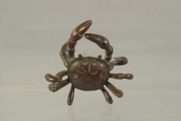 A SMALL JAPANESE BRONZE CRAB. 6cms long.