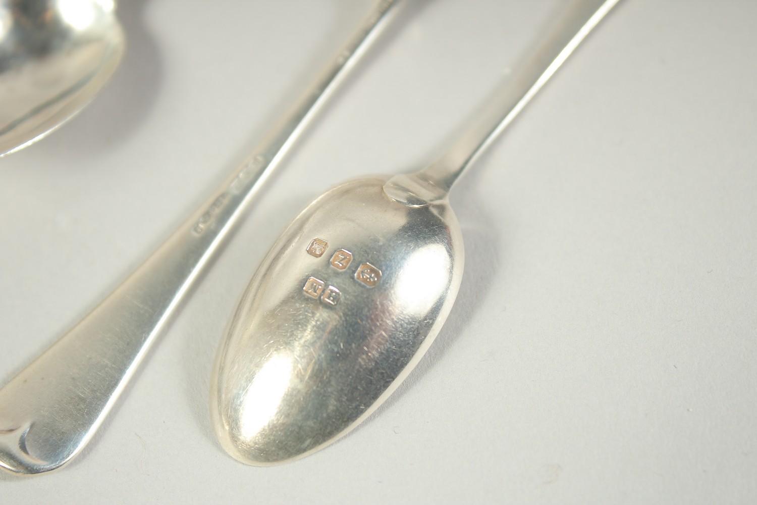 A SET OF TEN SILVER TEA SPOONS. Birmingham 1900. - Image 3 of 5