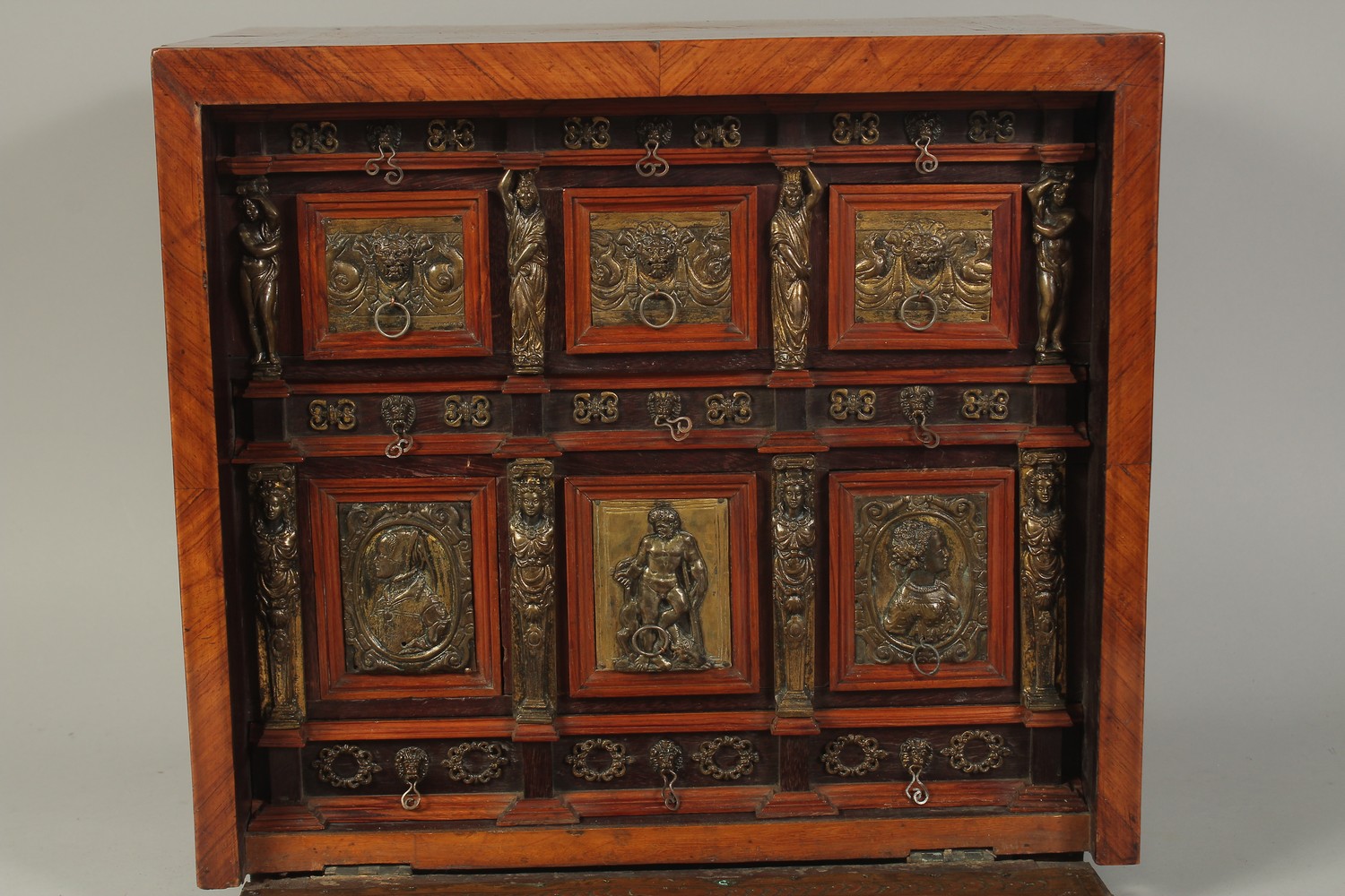 A GOOD 18TH CENTURY PORTUGUESE DESK TOP CABINET, inlaid with various coloured woods, the flap - Image 5 of 7