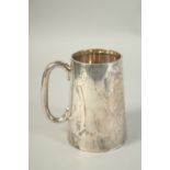 A MAPPIN AND WEBB SILVER PINT TANKARD, engraved signatures. Sheffield 1937. Weight: 12ozs.