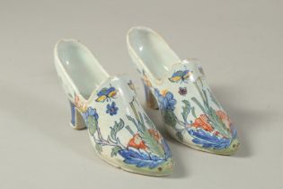 A PAIR OF DUTCH COLOURED CLOGS. 5.5ins.