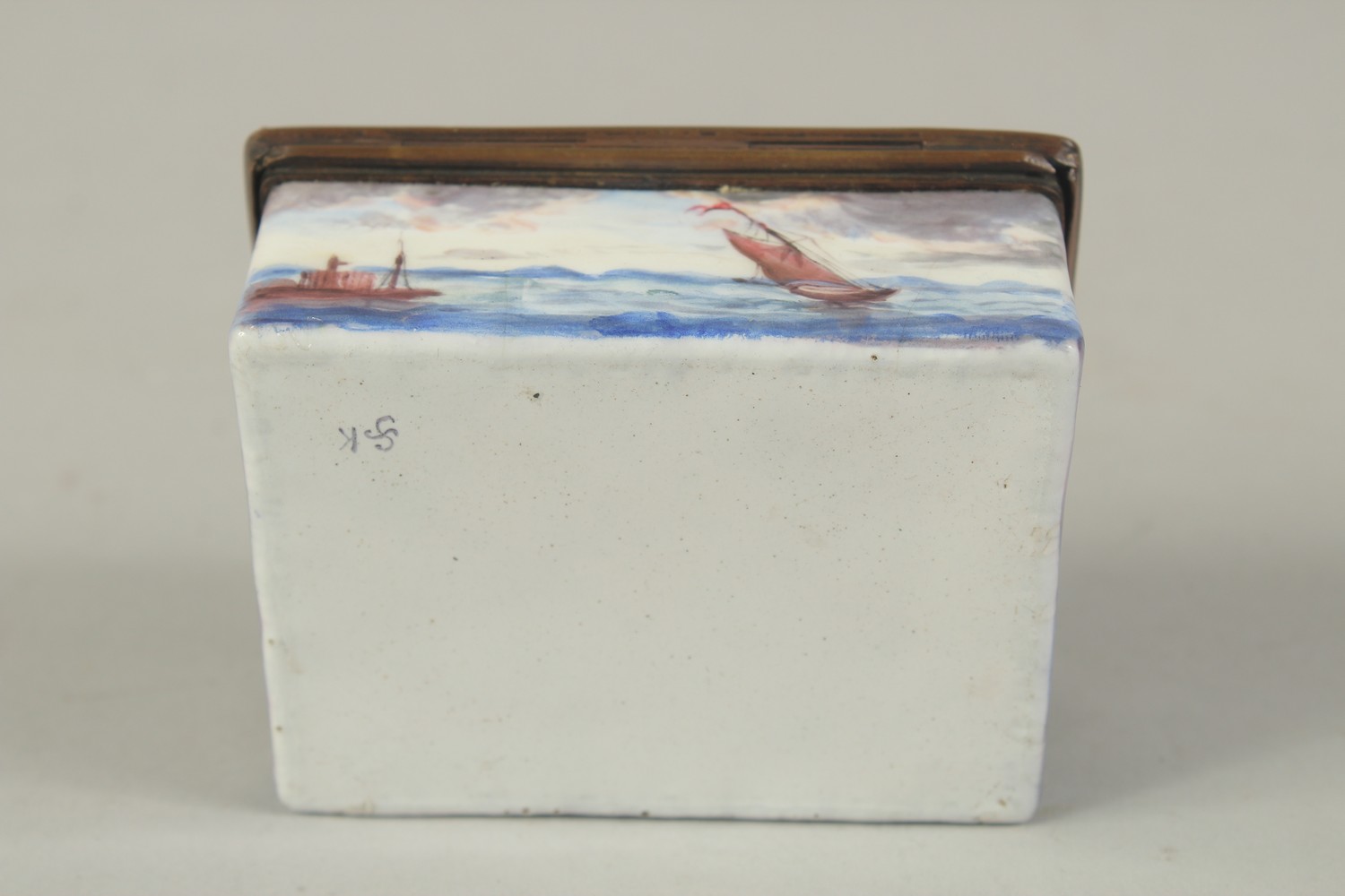 A GOOD 19TH CENTURY LORD NELSON PORCELAIN BOX the lid with a battle scene, the sides with a seascape - Image 7 of 7