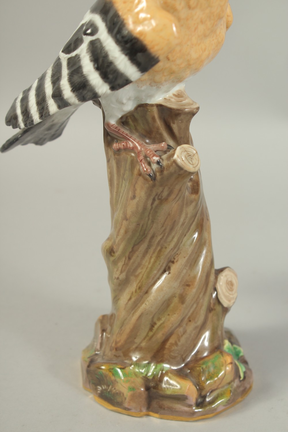 A MEISSEN HOOPOE, first modelled by Joachim Kaendler. Circa. 1840. 31.2cm high. Cross sword mark - Image 8 of 11