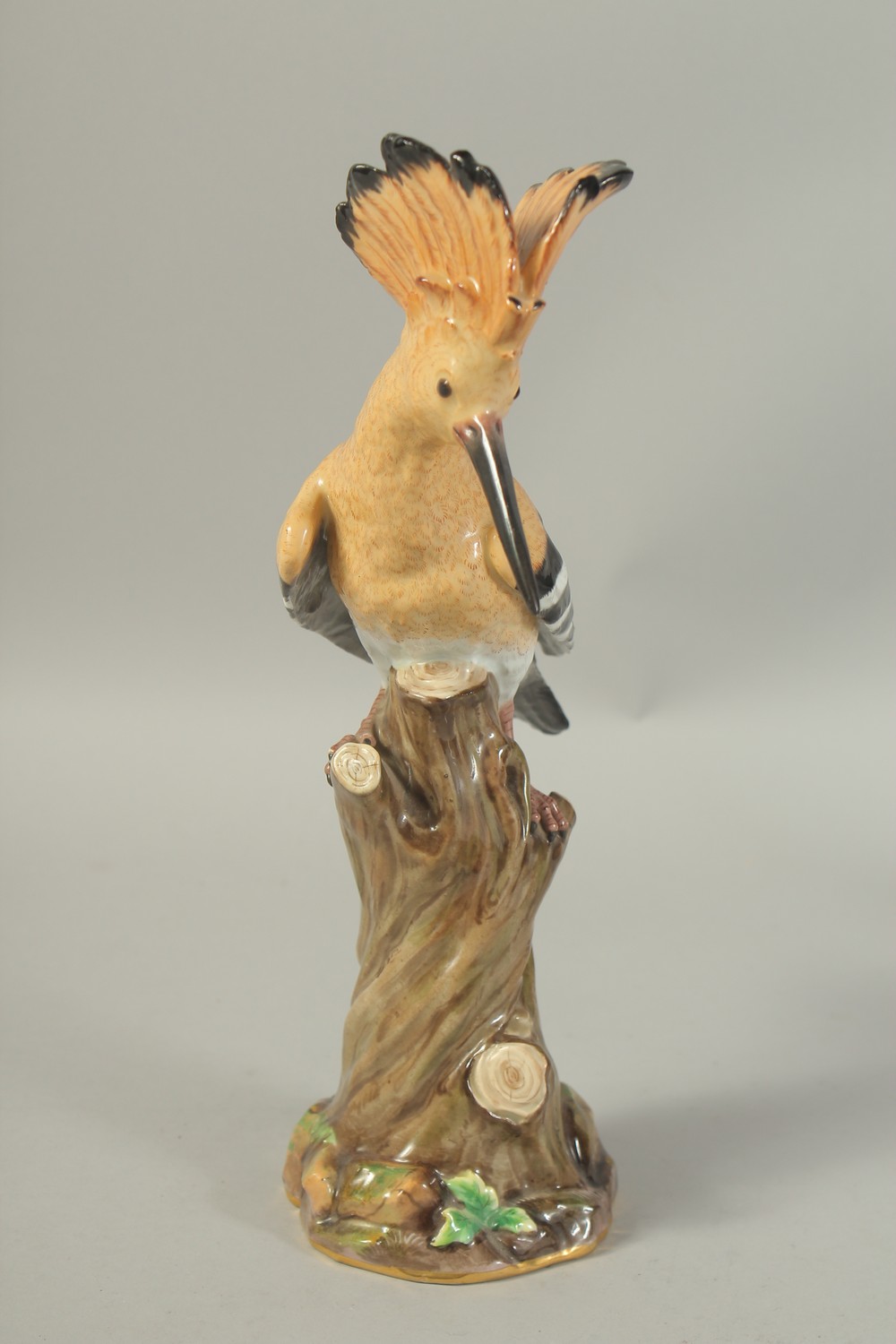 A MEISSEN HOOPOE, first modelled by Joachim Kaendler. Circa. 1840. 31.2cm high. Cross sword mark - Image 5 of 11