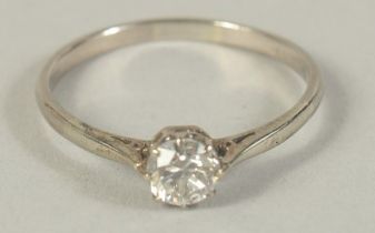 A GOOD SOLITAIRE DIAMOND RING.