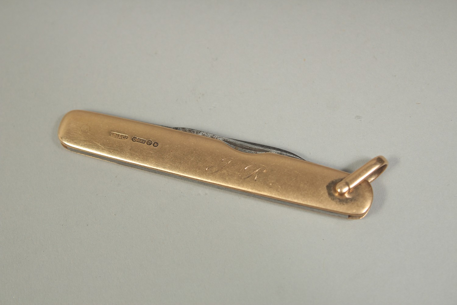 A 15CT GOLD POCKET KNIFE stamped: 15 & .625. Maker: S Morden & Co. 3ins long. - Image 5 of 5