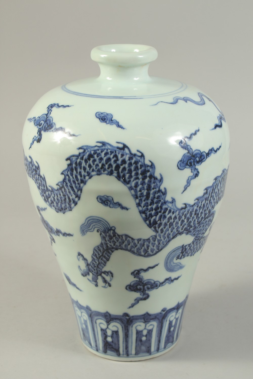 A CHINESE BLUE AND WHITE DRAGON MEIPING VASE. 29.5cms high. - Image 2 of 4