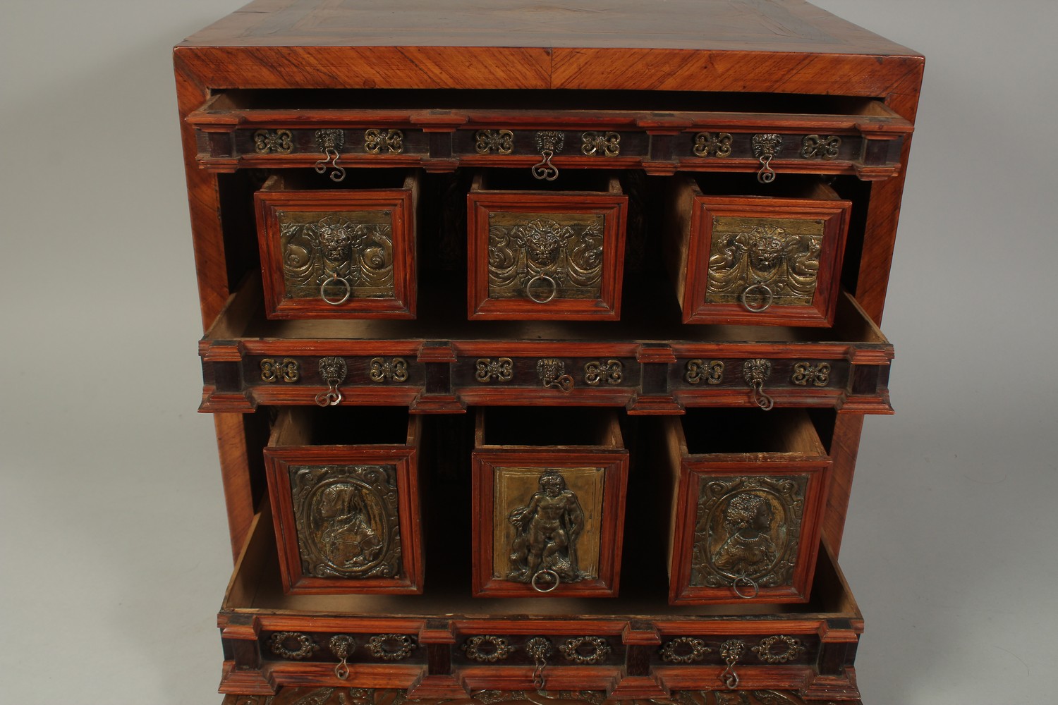 A GOOD 18TH CENTURY PORTUGUESE DESK TOP CABINET, inlaid with various coloured woods, the flap - Image 7 of 7