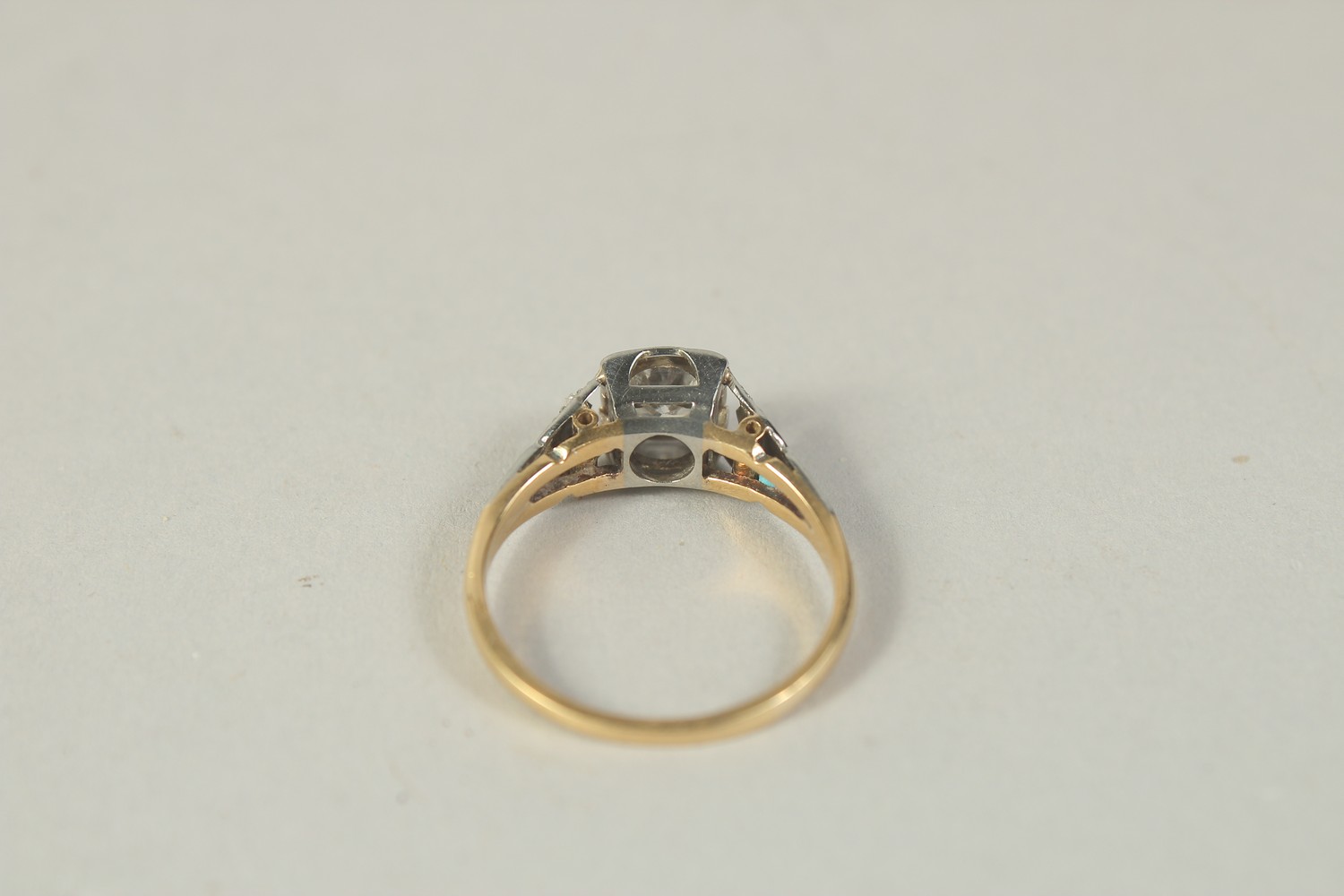 AN 18CT GOLD AND PLATINUM EDWARDIAN DIAMOND SINGLE STONE RING. - Image 2 of 3