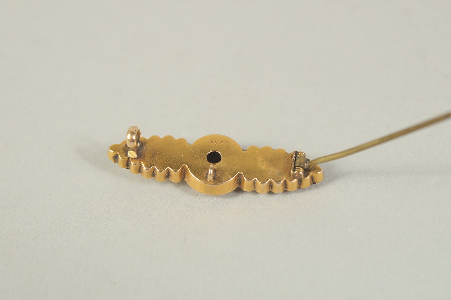 A 15CT GOLD VICTORIAN DIAMOND HEART BAR BROOCH - Image 2 of 2