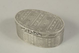 A VERY GOOD 18TH CENTURY CONTINENTAL SILVER OVAL BOX AND AND COVER with engraved decotation. Bears